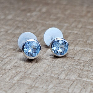 Brincos com água-marinha em prata