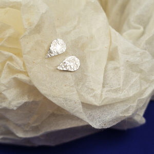 Brinquinhos gota em prata reticulada