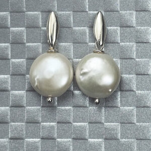 Foto de brincos navete com pérola moeda em prata