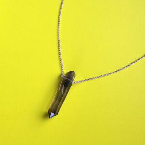 Pingente com ponta de quartzo green gold em prata