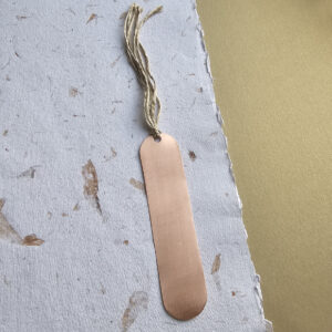 Marcador de livro retângulo arredondado em cobre e seda